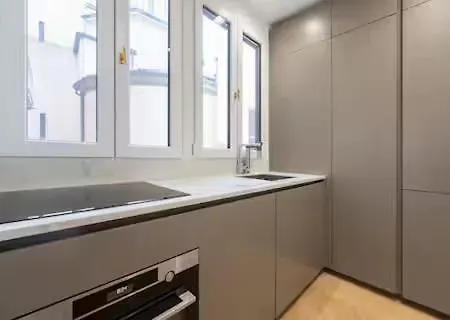 Apartamento Duomo Prestige-luxury 2br Near Duomo,2 Bathrooms, King Beds, Office & Balcony