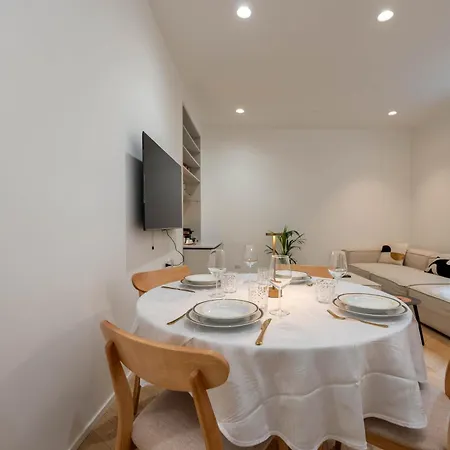 Duomo Prestige-luxury 2br Near Duomo,2 Bathrooms, King Beds, Office & Balcony Apartamento Milão