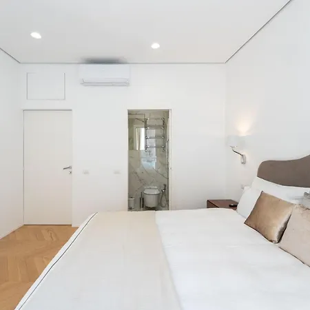 Duomo Prestige-luxury 2br Near Duomo,2 Bathrooms, King Beds, Office & Balcony Apartamento