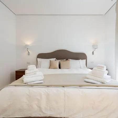 Apartamento Duomo Prestige-luxury 2br Near Duomo,2 Bathrooms, King Beds, Office & Balcony *
