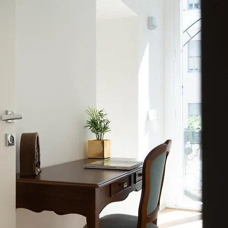 Duomo Prestige-luxury 2br Near Duomo,2 Bathrooms, King Beds, Office & Balcony